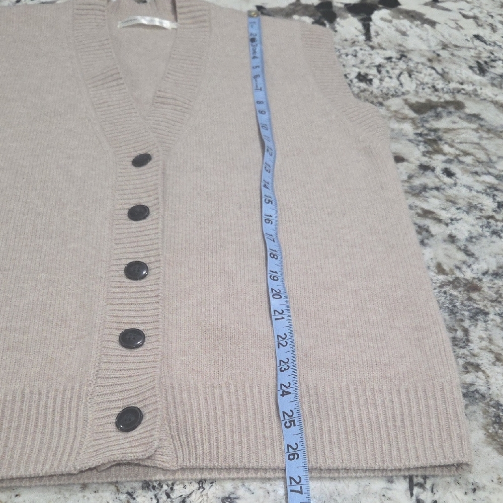 In Wear Knit Vest - Picture 6 of 6